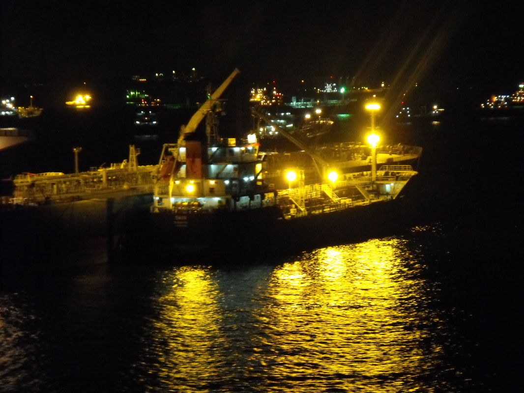 SINGAPORE NIGHT SHOTS - Ship Spotter Steve